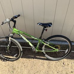 Trek MT220 Mountain Bike