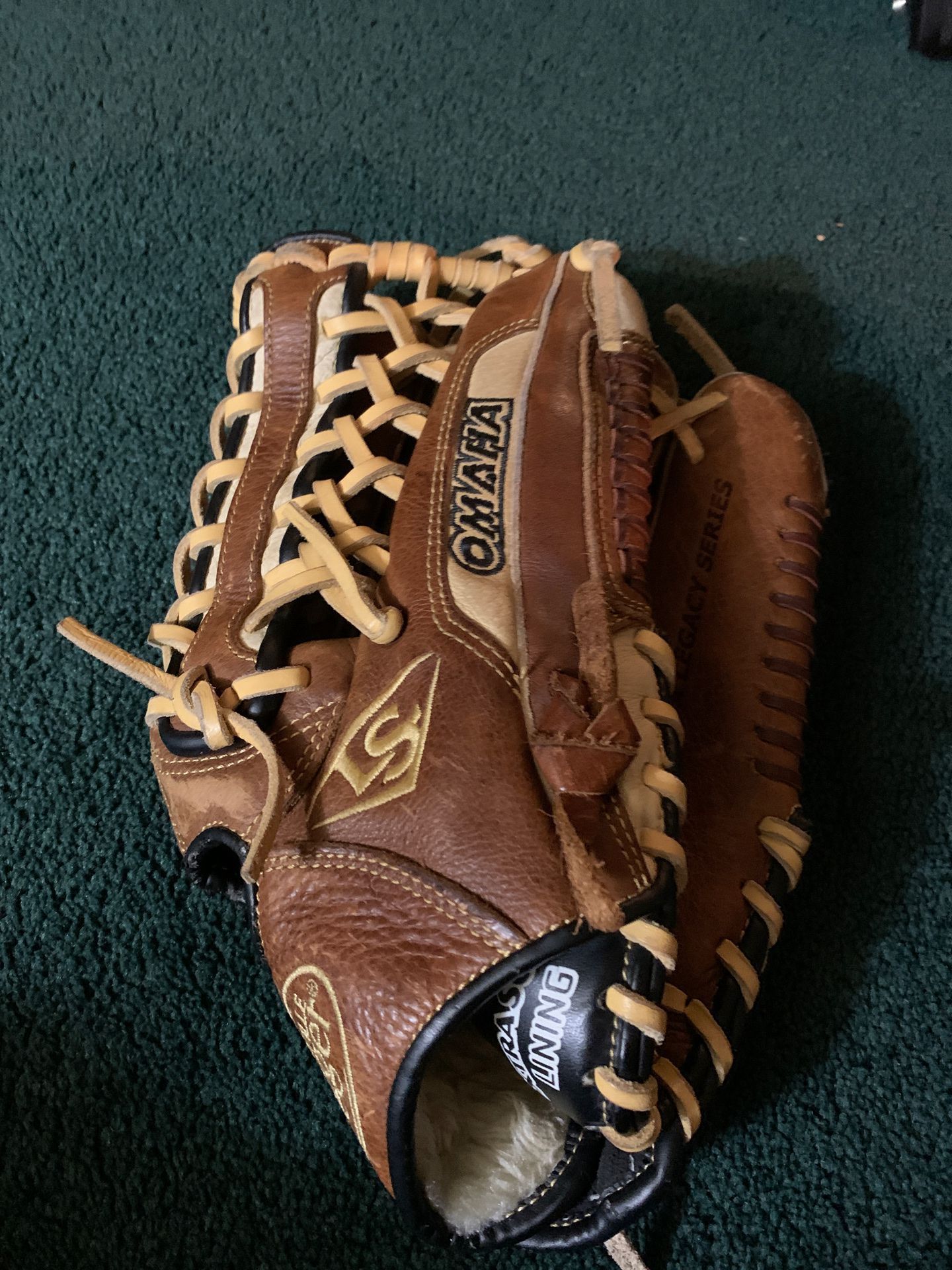 Louisville Slugger Omaha Baseball glove