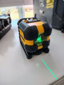 DeWalt 55 ' cross line laser