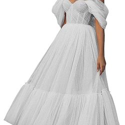 Off Shoulder White Tulle A Line Sweetheart Dress - size 8