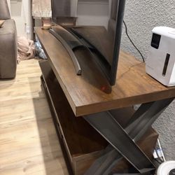 Entertainment Center/TV Stand