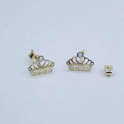 ❤️ 10k gold earrings crown  ❤️ Push back   ❤️ 8mm long earrings  ❤️ white cubic zirconia ❤️ Includes a box   Check out my other jewelry   ************