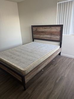 Queen size bedframe and box spring
