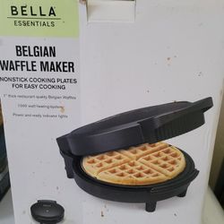 Bella Essentials Belgian Waffle Maker
