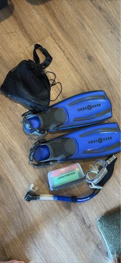 Aqua Lung Snorkel/Scuba Set with Fins and Mask