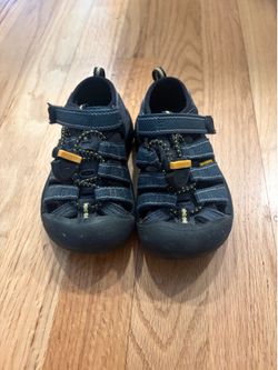Keen Newport H2 Sandals - Youth Size 8