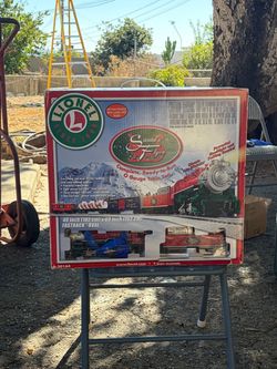 Lionel "Santa's Flyer" O-Gauge Ready-to-Run Train Set – Complete in Box
