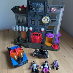 Fisher Price Imaginext DC Gotham City Penguin Batman Playset Figure LOT