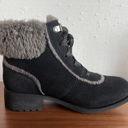  New UGG Waterproof Boots Size 6