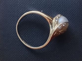 Women’s Natural Pearl & Diamond Ring set in 14k gold size 5.5