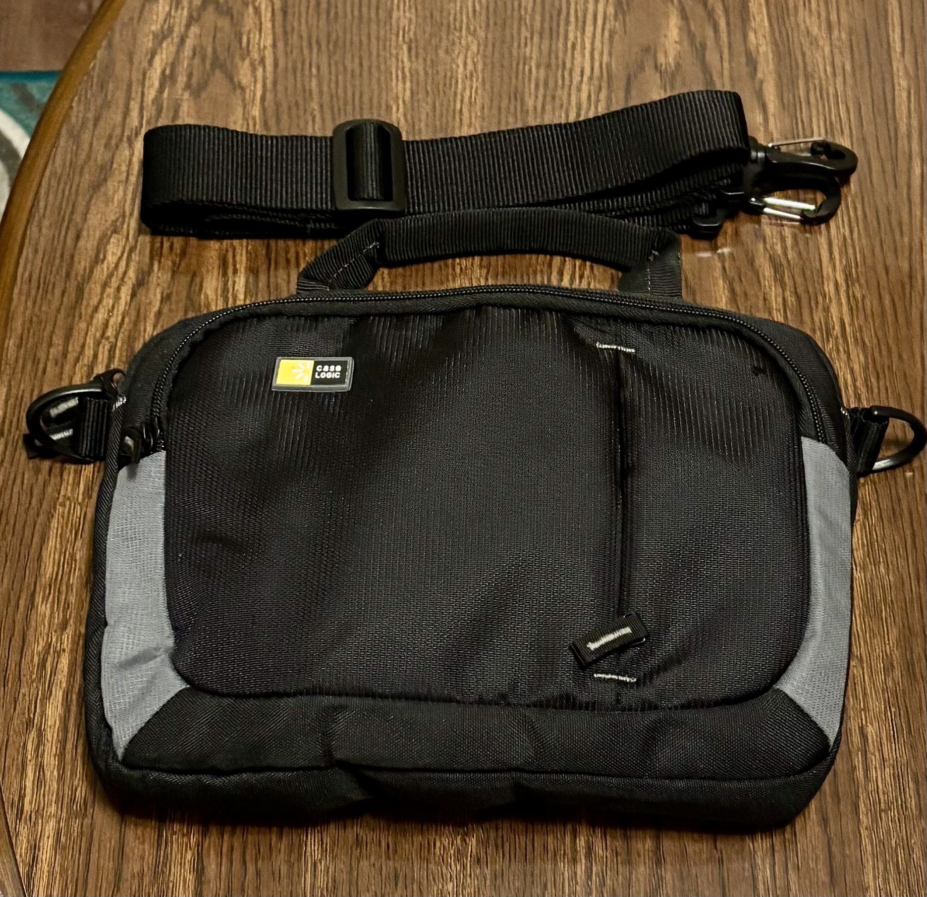 Black Gray Case Logic Tablet Bag 10”