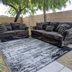 Comfortable & Stylish RC Willey Sofa + Loveseat Set - Excellent Condition! Free Delivery Today