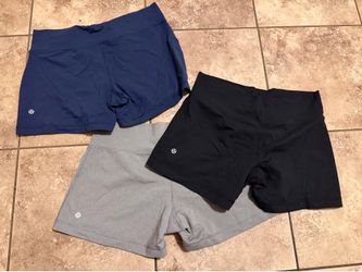 Lululemon shorts size 8