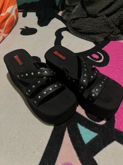 Demonias size 9-10