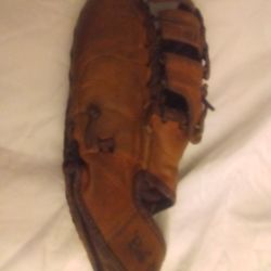 Wilson Used Vintage 562 Spear-M Model 1951 Baseball Fielders Glove