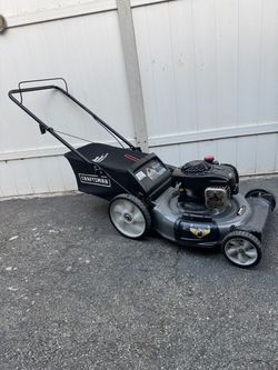 Lawn Mower (Just Freshly Serviced)