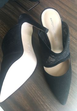 black lace sandal heel