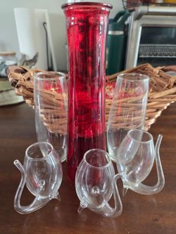 Vintage 6-Piece Glassware Set with Vampire Port Sippers & Woven Basket