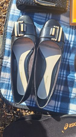 LIZ CLAIBORNE FLATS SIZE 7
