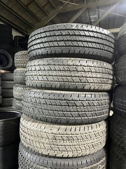 Vendo 235:70/R17  instacion y balance gratis Goodyear por $210