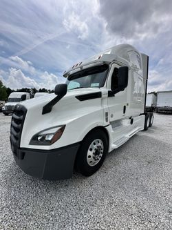 2020 Freightliner Cascadia #10337