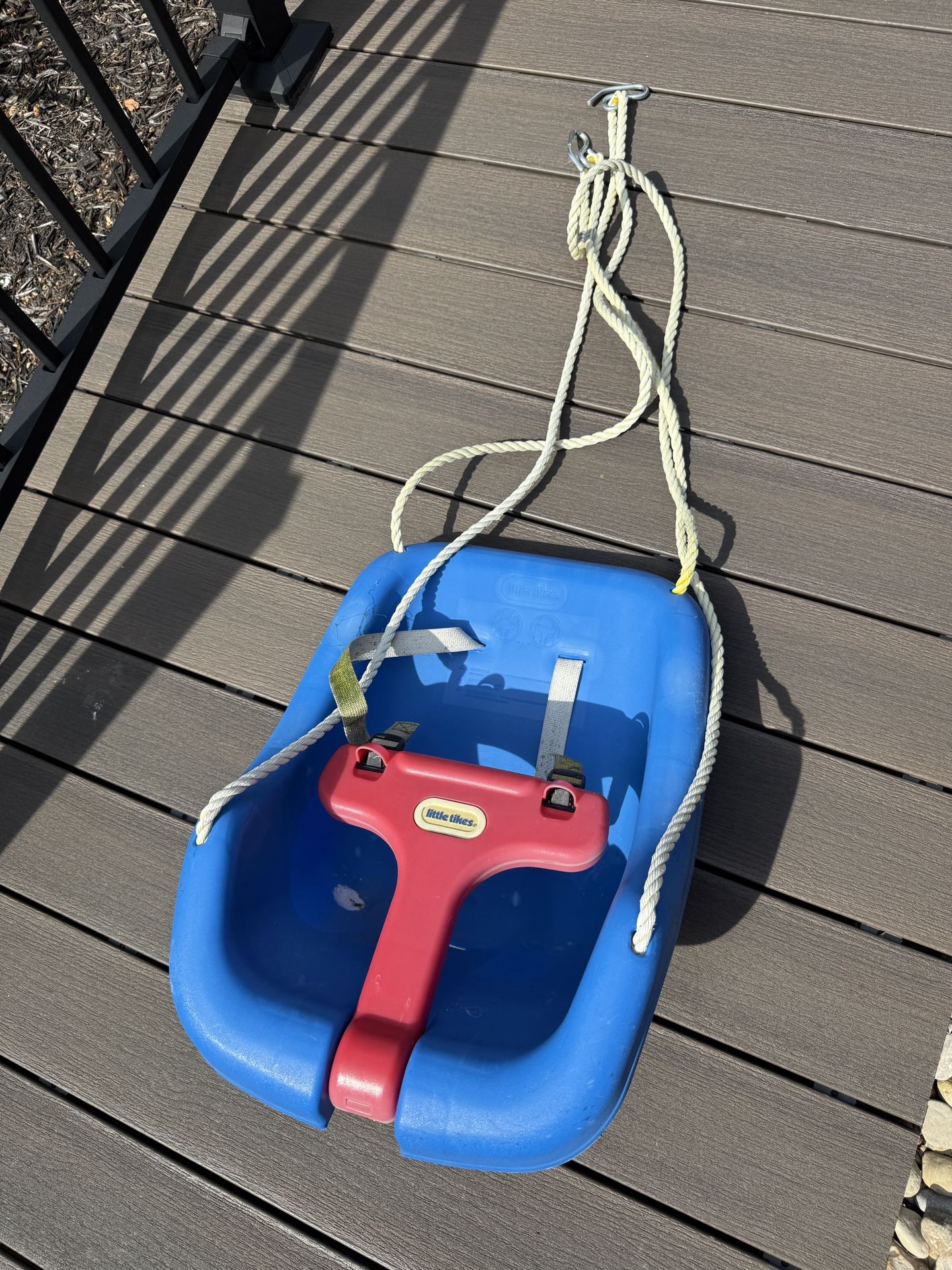 Little Tykes Kids Swing!