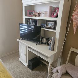 Bedroom Set For Sale - BROYHILL 