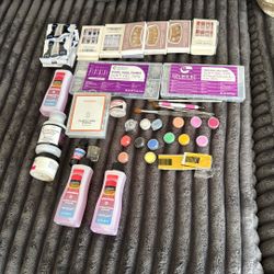 Set to put acrylic nails everything you see in the photo for $15there are many new things