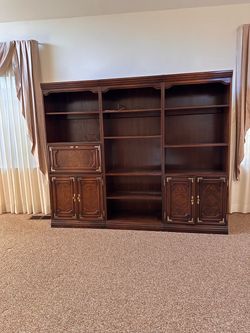 Entertainment center-free