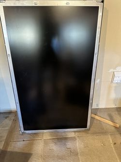 All 3 LCD Monitors 40” With One Table Stand