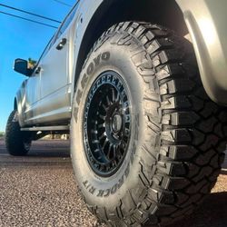 17" KMC Rines Y Llantas 37/1250/17 Arroyo RT LT