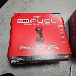 Milwaukee
M18 FUEL 18V Lithium-Ion Brushless Cordless 1/4 in. Hex Impact Driver Kit with Two 5.0Ah Batteries Charger Hard Case