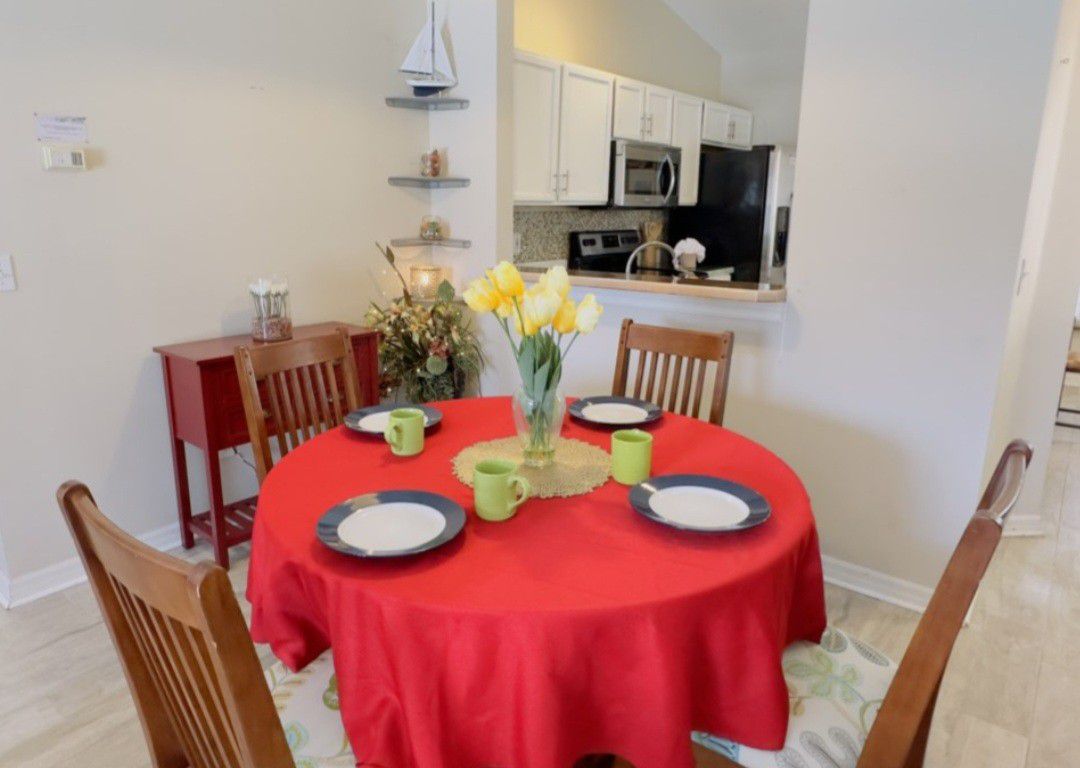 Dinning Set - 1 Table - 4 Chairs - Red Entry Cabinet 