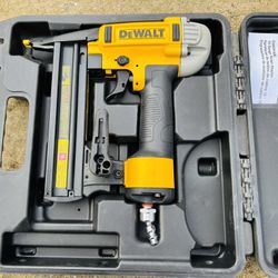 Dewalt 18-Gauge Pneumatic Narrow Crown Stapler