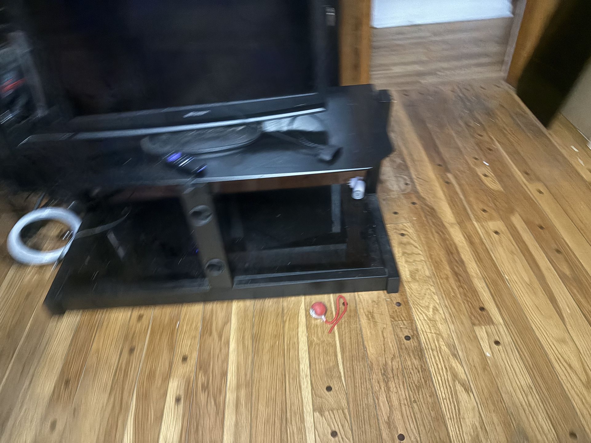 Tv And Stand/Roku