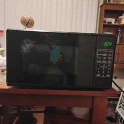 SMALL MICROWAVE $10