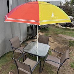 Patio set w /4 chair and umbrella