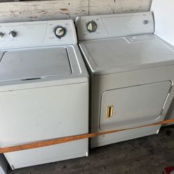 Whirlpool Washer And Dryer Gas In Excellent Condition 🐝