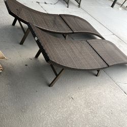 Pool lounge chairs / Cooler 