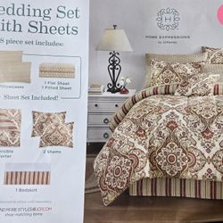 BRAND NEW QUEEN 8 PIECE COMPLETE SET WITH SHEETS 💥 ONLY TAKEN OUT TO PHOTOGRAPH 