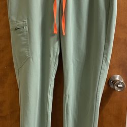 FIGS Medium Tall “Jade” Zamora Joggers