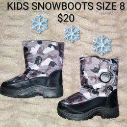 FIRM IN MERCED‼️KIDS SNOWBOOTS SIZE 8