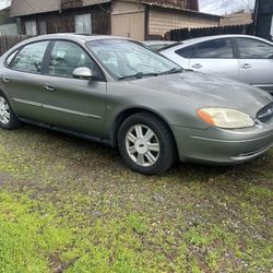 2003 Ford Taurus