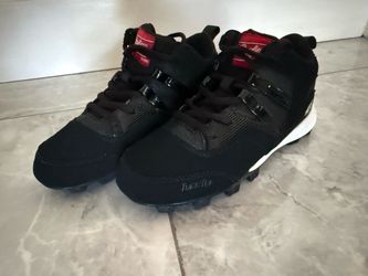 Baseball cleats