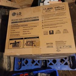 LG 11,800 BTU Air CONDITIONER 