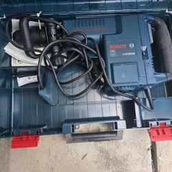 Bosch 14-Amp Sds-Max 120 -Volt Corded Demolition Hammer