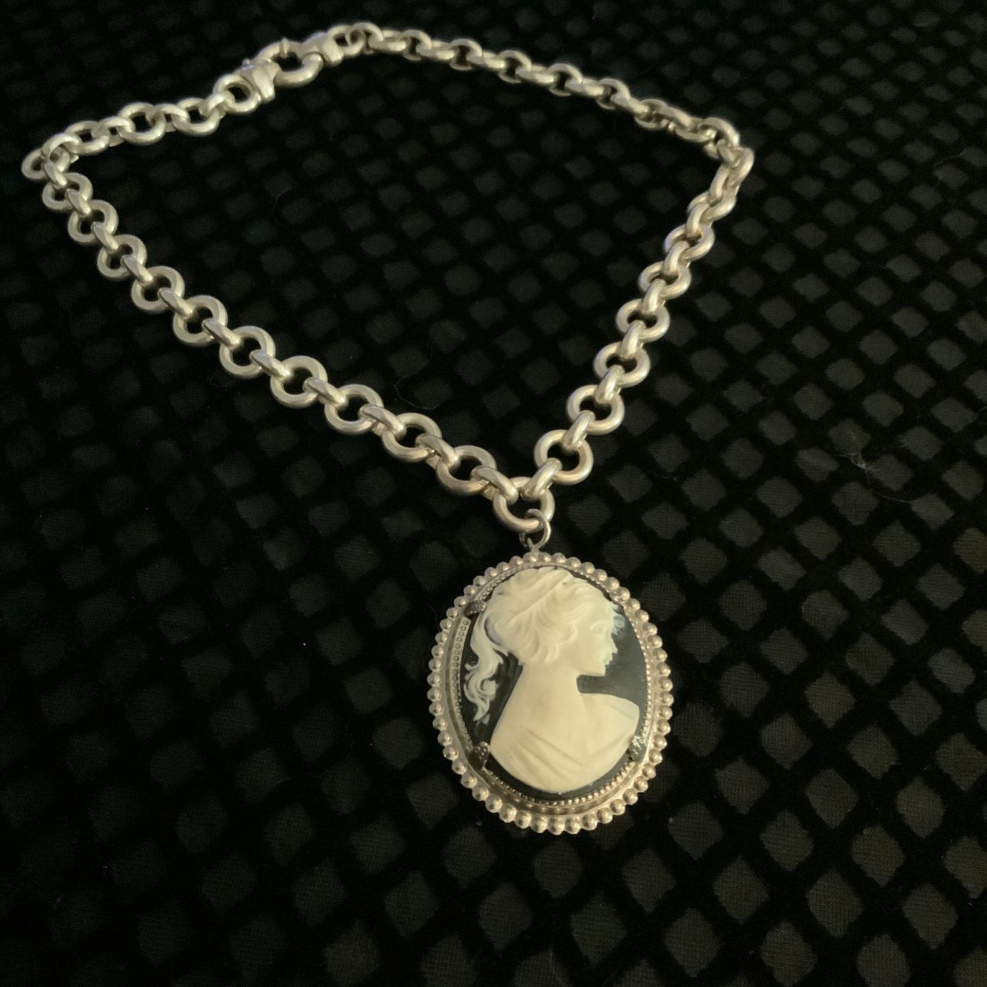 925 CHAIN and CAMEO Pendant