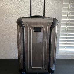 Tumi Vapor 22" International Carry-On Hardcase Spinner Luggage Fossil