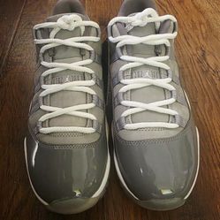 Jordan 11 low Cool Grey sz 9.5 
