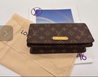 Louis Vuitton Lily Wok Auth